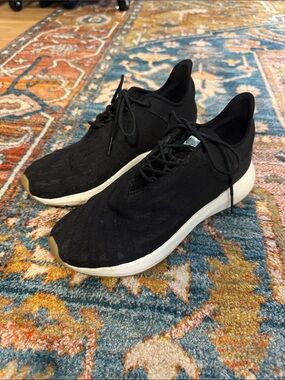 Saysh One Sneaker